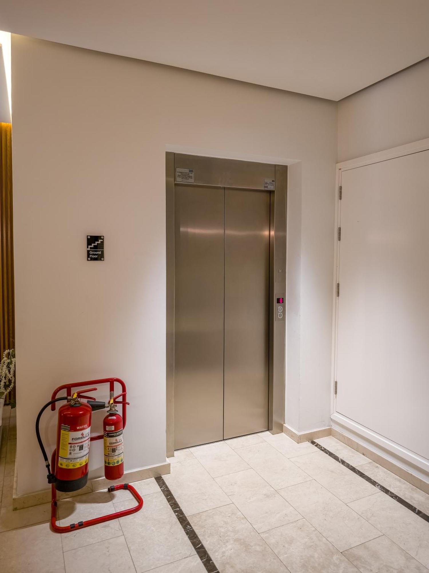 City Centre Studio Apartments ニコシア エクステリア 写真