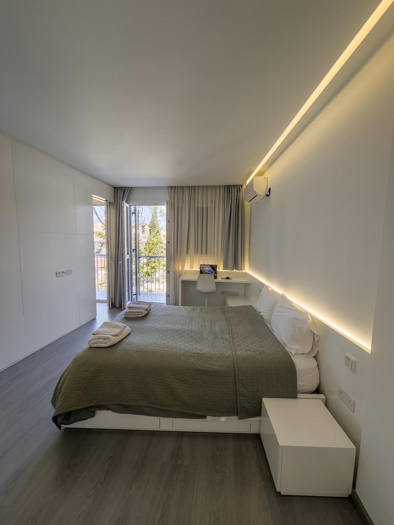 City Centre Studio Apartments ニコシア エクステリア 写真