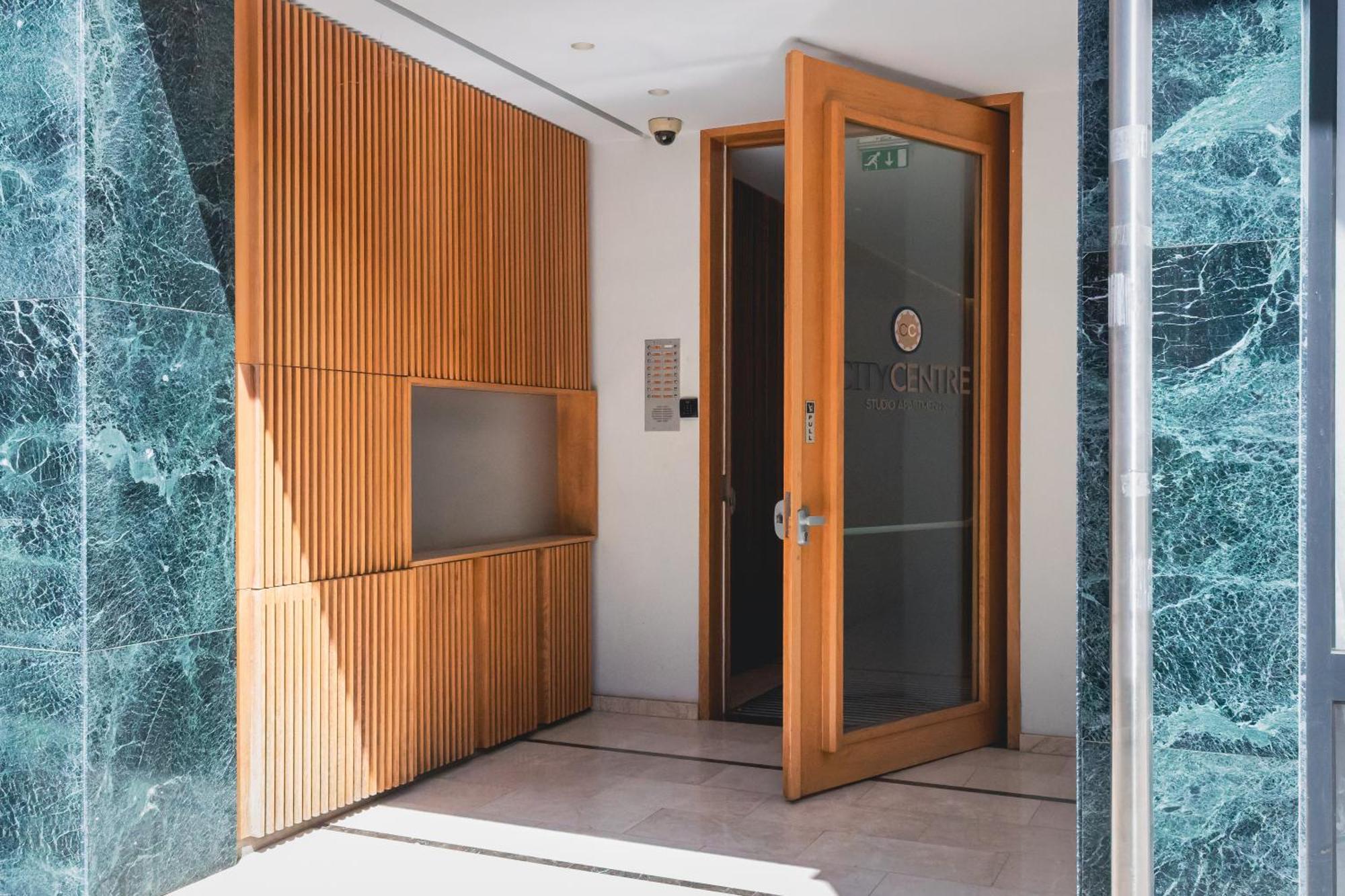 City Centre Studio Apartments ニコシア エクステリア 写真